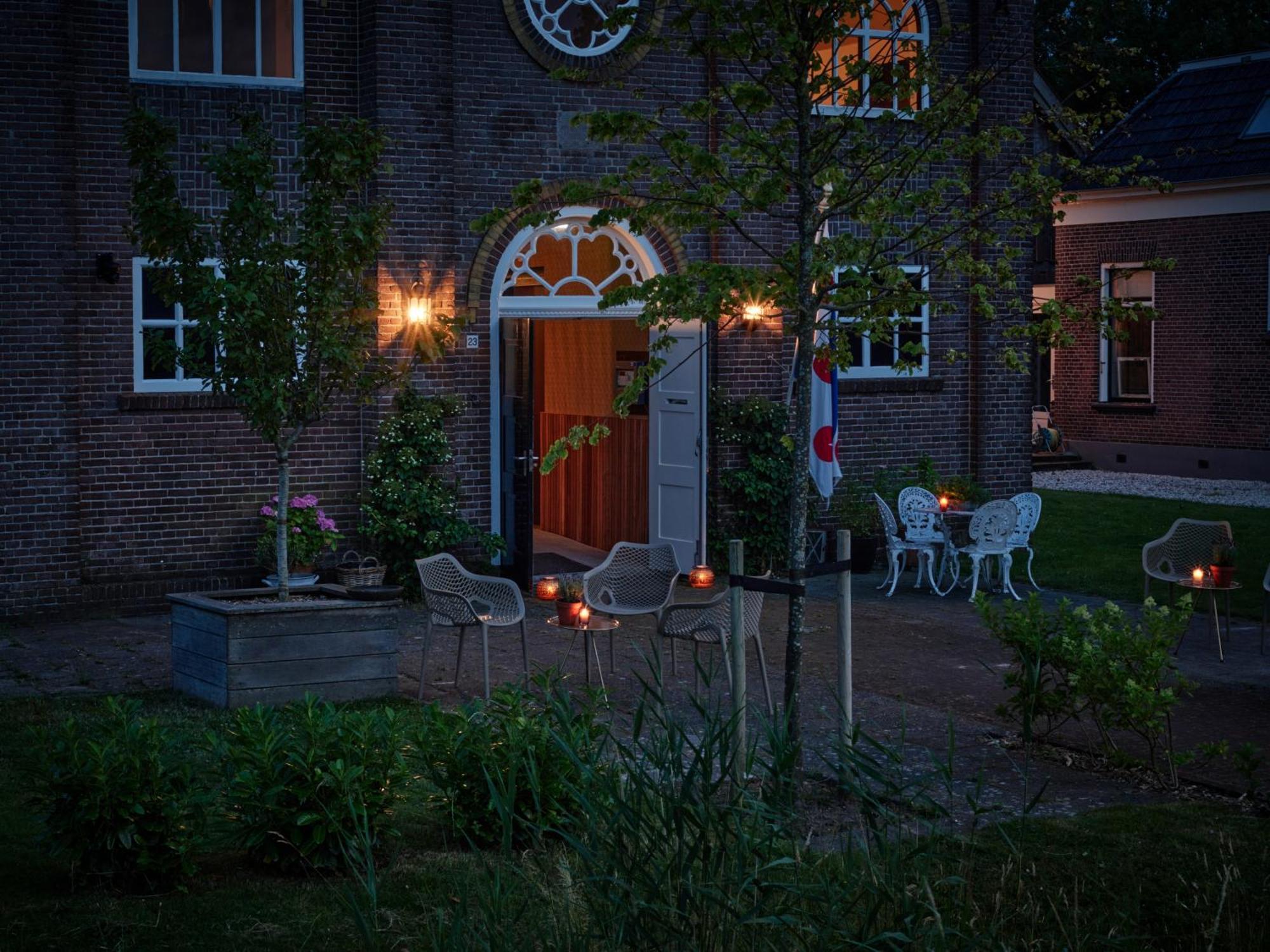 B&B De Pastorie Bij Dokkum Reitsum Exterior photo